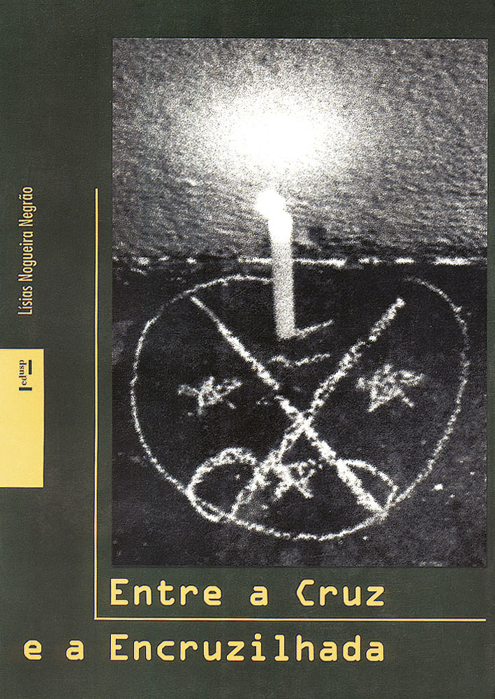 Capa de Entre a Cruz e a Encruzilhada